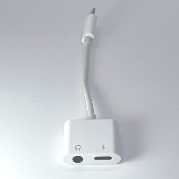 NWOT Apple 3.5mm Audio & Lightning Charging Rockstar Adapter - Picture 4 of 5